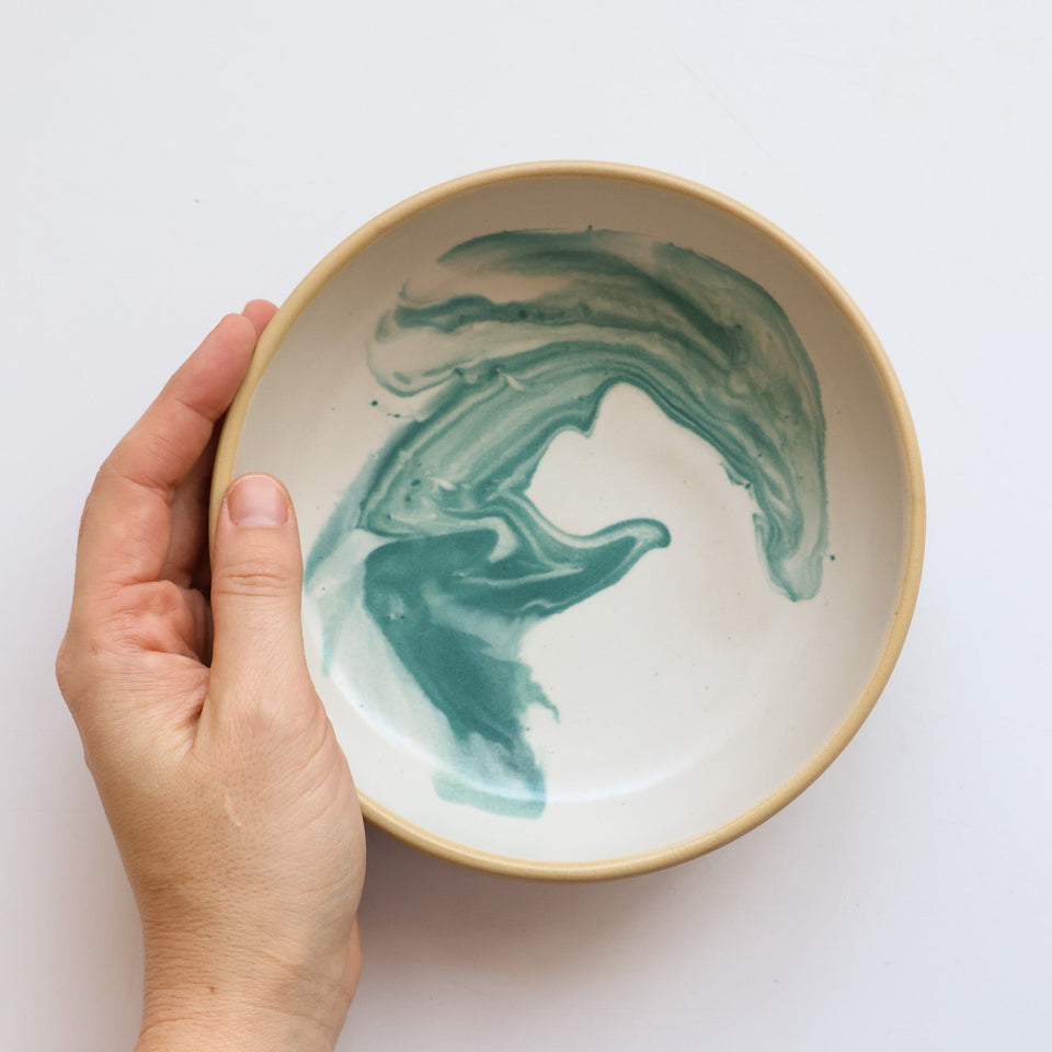 Shape: Plates and bowls