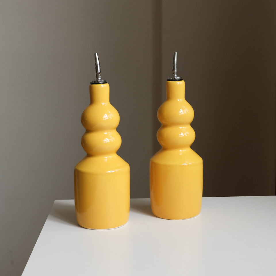 Oil pourer